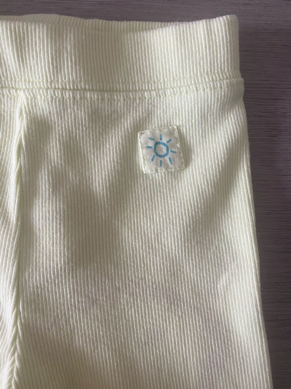 Zara Pale Lemon Ribbed Shorts - Picture 3 of 6